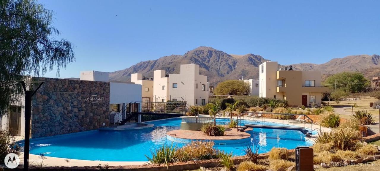 Apart Hotel Los Alazanes Capilla del Monte Luaran gambar